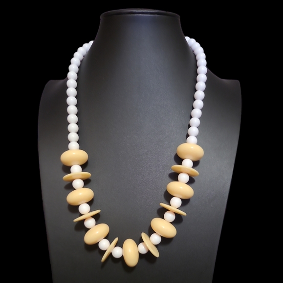 24" Vintage Fashion Beaded Necklace - Picture 1 of 2